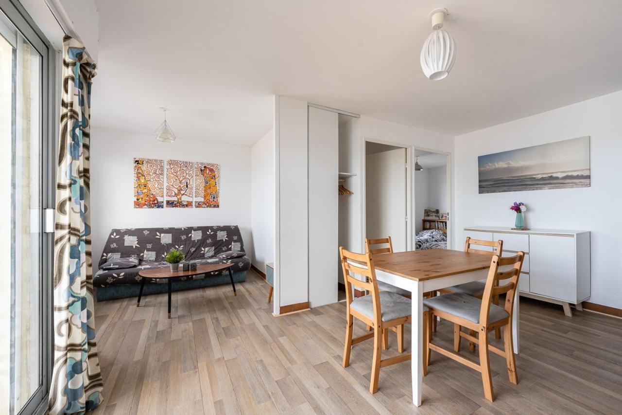 Charmant Appartement Face A La Mer Avec Balcon Houlgate Buitenkant foto